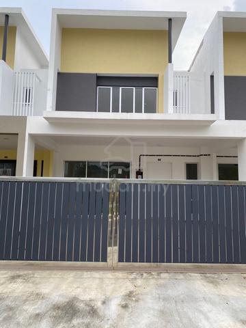 Room for rent near Hospital Kluang- Ladies Only 1
