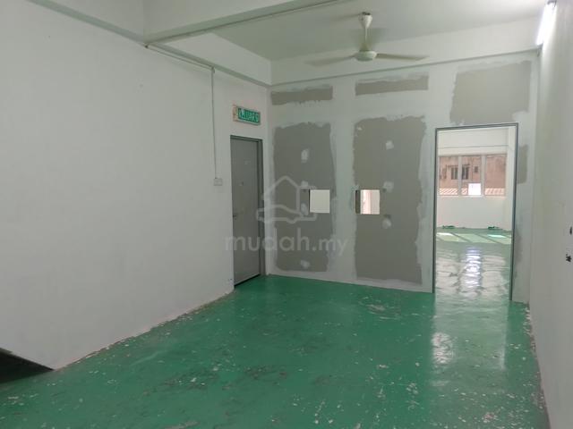 Bercham first floor shoplot opposite GP food court 5
