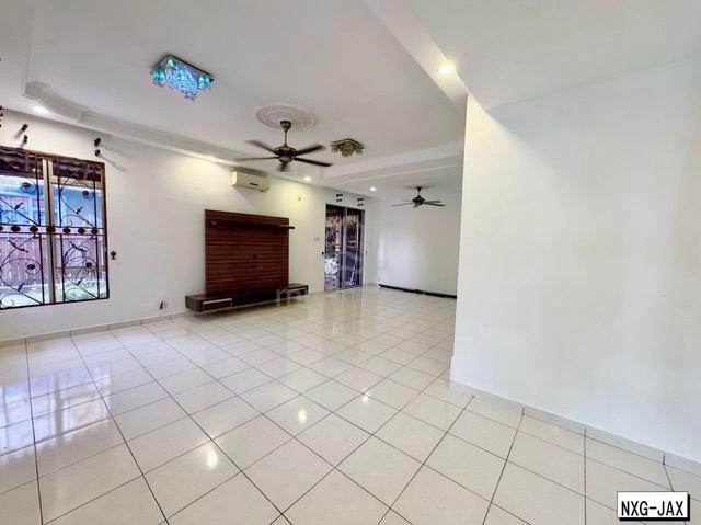 FOR SALE BELOW MARKET PRICE AMAN PERDANA KLANG Double Storey semi D 1