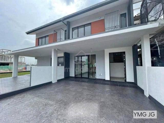 [Facing Field] Bukit raja Casira 2sty 20*75sqft Brand new for sale 1