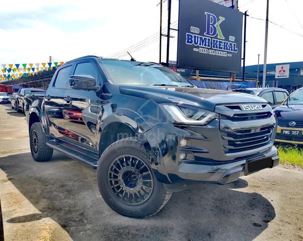 2023 Isuzu D-MAX 3.0 V-CROSS  PREMIUM (A) - 1