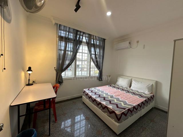 Middle Room Near General Hospital Pulau Pinang Ready To Movein 1