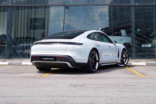 2021 Porsche TAYCAN 10.0 TURBO DD (A) - 2