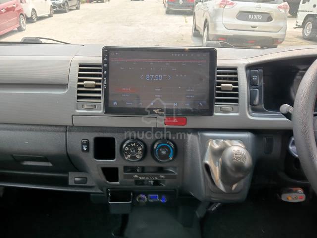 2012 Toyota HIACE 2.7 WINDOW VAN HIGH ROOF PETROL - 4