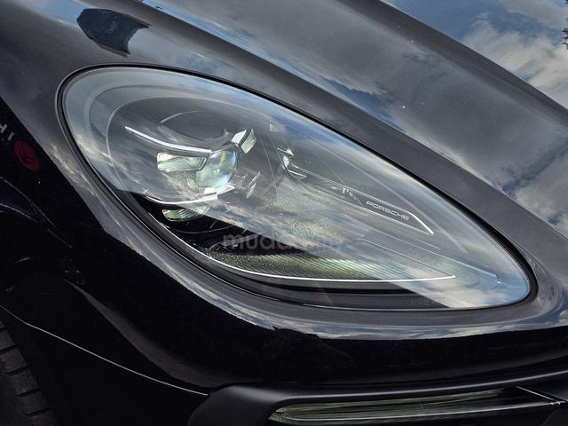 2023 Porsche MACAN T 2.0 w/ Sport Chrono, PDLS - 5