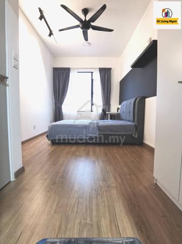 Female unit 𝐓𝐡𝐞 𝐆𝐫𝐞𝐞𝐧𝐬 𝐒𝐮𝐛𝐚𝐧𝐠 𝐖𝐞𝐬𝐭, room for rent 1