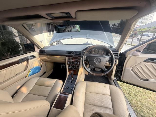1995 Mercedes Benz 220E 2.2 W124 (A) - 4