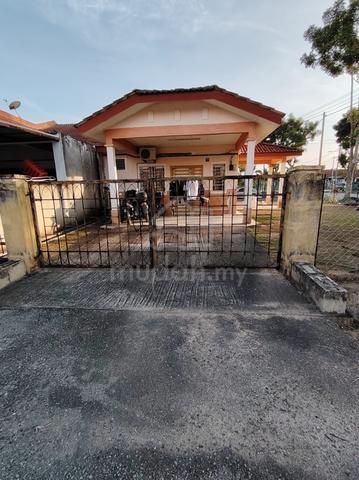 Corner Lot Single Storey Sendayan 1
