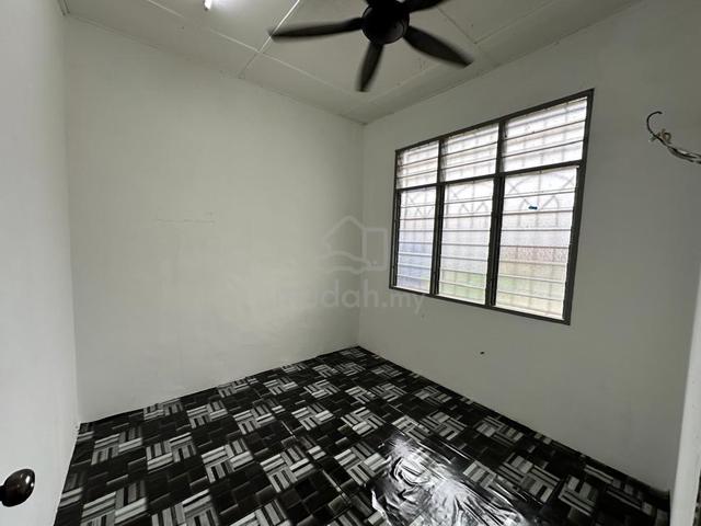 Taman puteri Kluang single storey terrace for sale 5