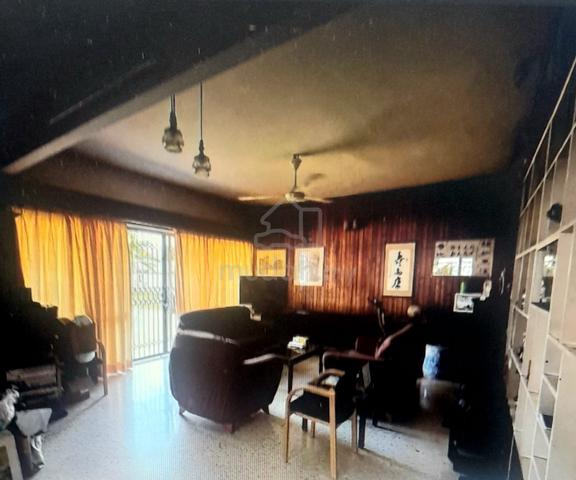 Bungalow in SS2 Petaling Jaya - double storey, large, flat land. 1