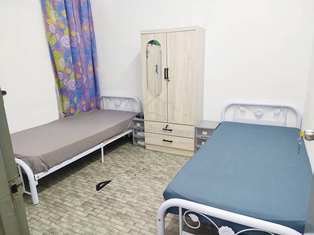 Bilik Share 2 Katil FURNISHED : 1 Kosong ✅ Rumah Taman & FREE WiFi 🔥 1