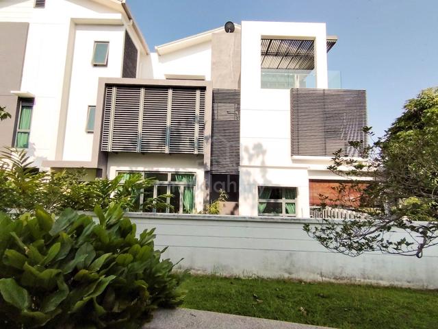 Freehold Three Storey Bungalow Astonia 1 Sejati Residences Cyberjaya 1