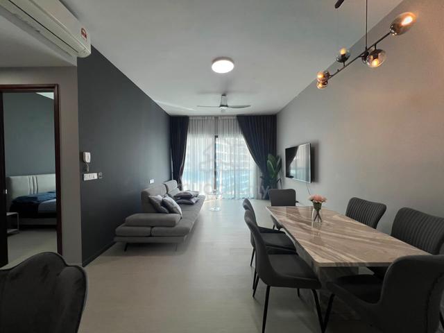 Queens Residences Q1 @ Queens Waterfront 1