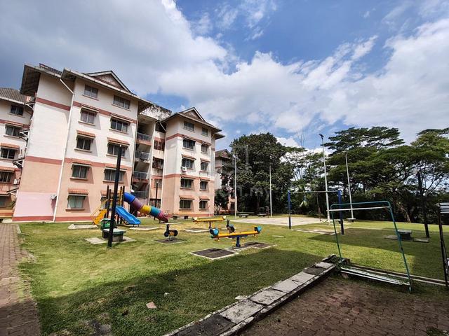 Pangsapuri Kiambang (Taman Bukit Subang) 1