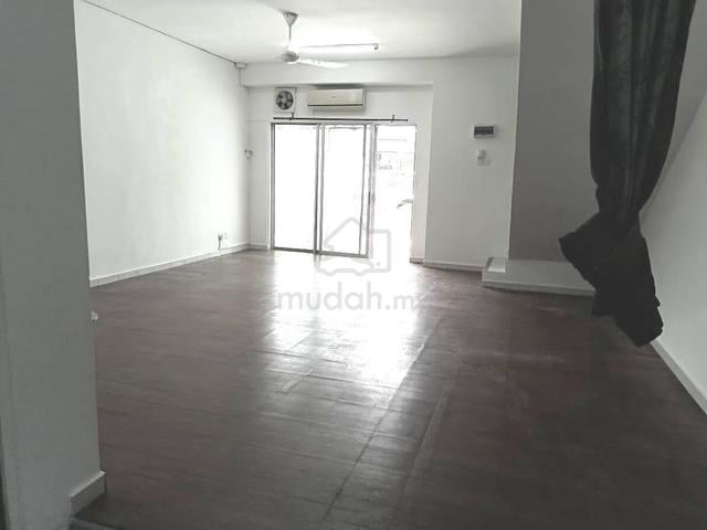 Double Storey House@Taman Seri Emas For Rent(partial furnish)18x60sf 1