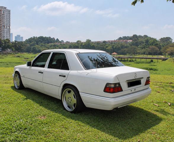 1995 Mercedes Benz W124 E200 - 4