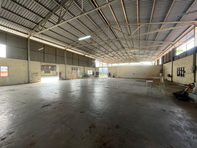 Warehouse with double office For Rent at Kwasan Perusahaan Mergong 1