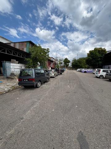 Kota Puteri - 1.5 Storey Terrace Factory For Rent 1
