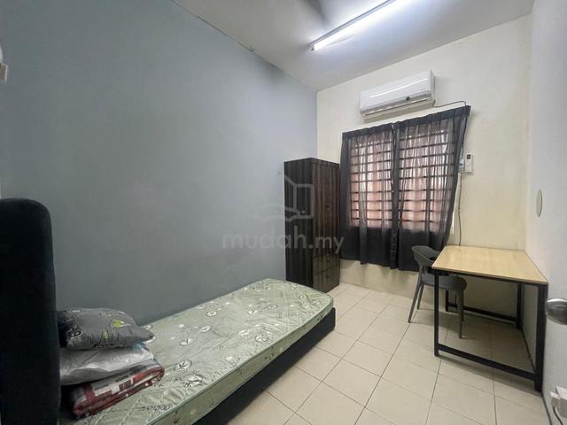 Bangi Lama Tmn Awani Bangi next to kptm n ukm Bilik Perempuan saja 1