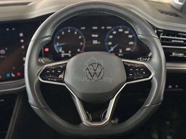 2024 Volkswagen TOUAREG 3.0 R-LINE - LOW MILEAGE - 2