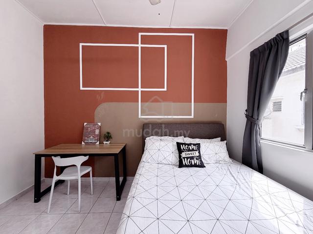 Sri Alpinia Bandar Puteri Master Room with Private toilet 1