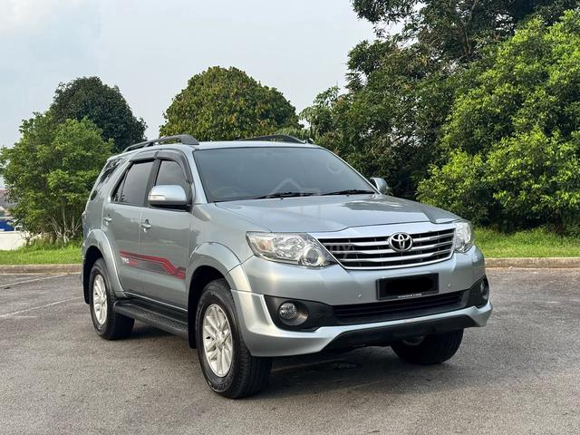 2012 Toyota FORTUNER 2.5 G TRD SPORTIVO VNT - 4