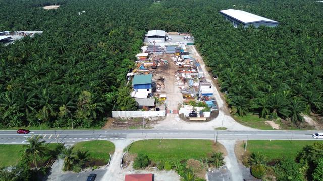 Cheap!!! Cheap!!! Jenjarom 3 acres agri land zoned light industry 1