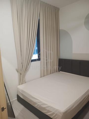 Fully Furnished Queen Bedroom for Rent at Meta City, Seri Kembangan 1