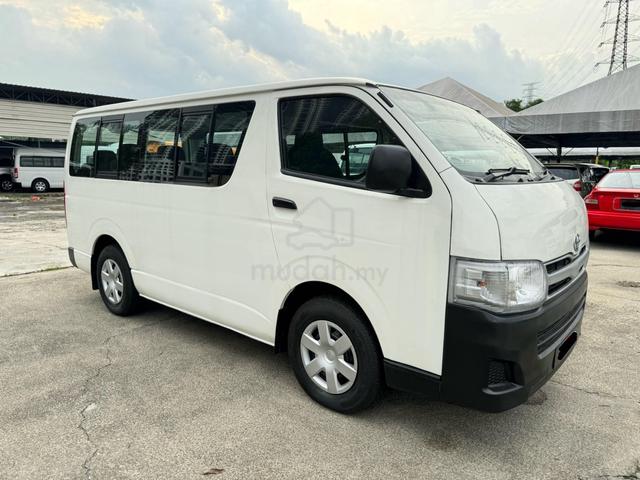 2011 Toyota HIACE 2.5 WINDOW VAN Low Roof 15 Seat - 1