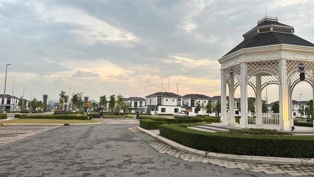 Eco Grandeur-Masterbedroom Female Unit - Ready to move in Oct 2026 1