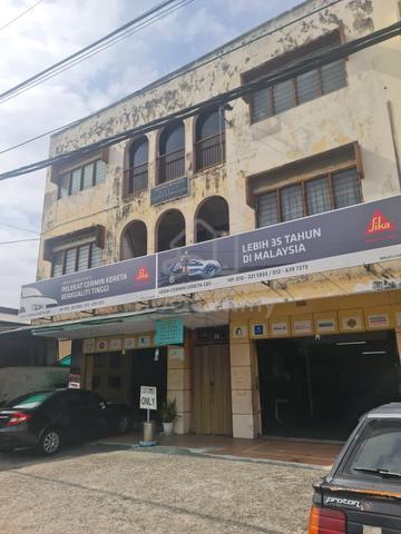 3 Storey Shop for Sale at Sungai Chua 1