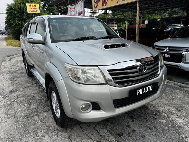 Toyota HILUX 2.5(M)VIGO D/C G VNT 5SPD 4X4 pickups - 4