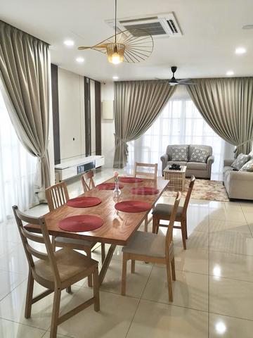 Fully Renovated Semi-D @ Botanica CT | 3401sf Land | Near POWIIS! 1