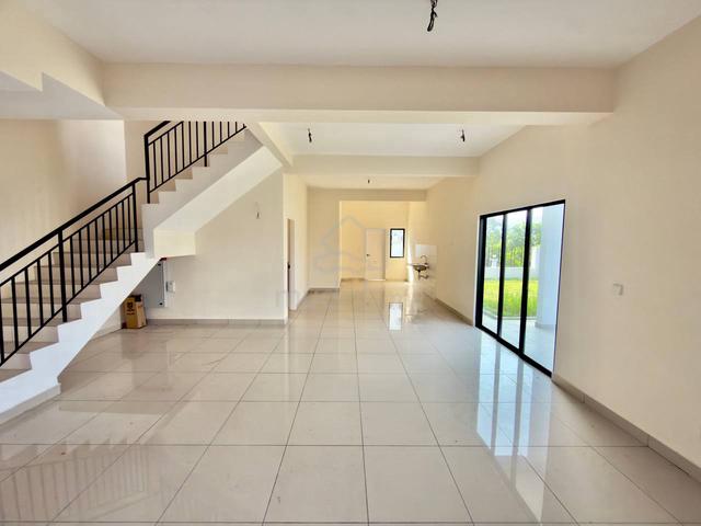 3250ft² CORNER LOT, TRIPLE STOREY TERRACE NASSIM HEIGHTS, UKAY BISTARI 1