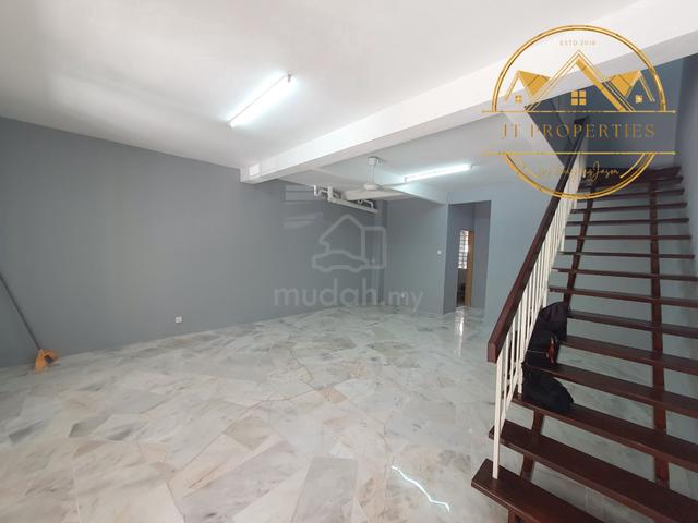 CATBARU REFURBRISH NOFACE House Landed Teres For Rent Saujana Puchong 1