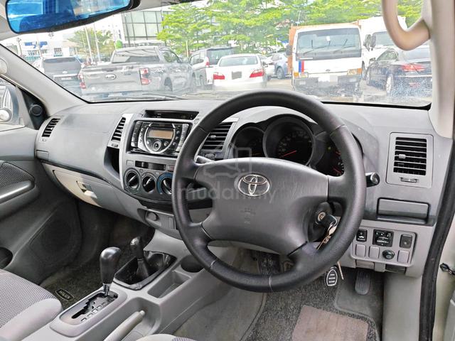2011 Toyota HILUX 3.0 G (A) Boleh Loan - 5