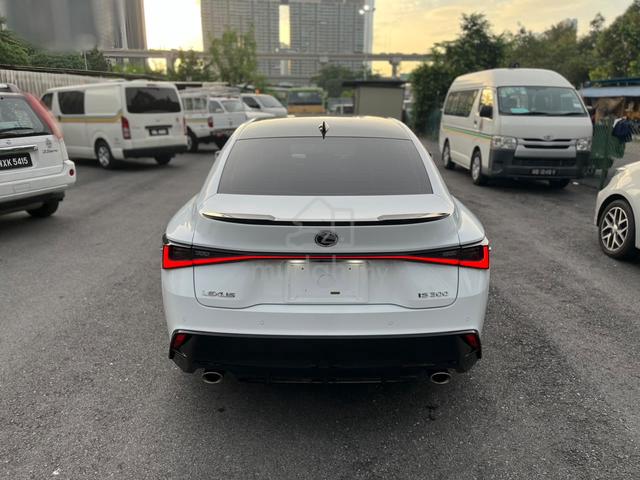 2021 Lexus IS300 2.0 F-SPORT / 4.5A / FULL SPEC - 3