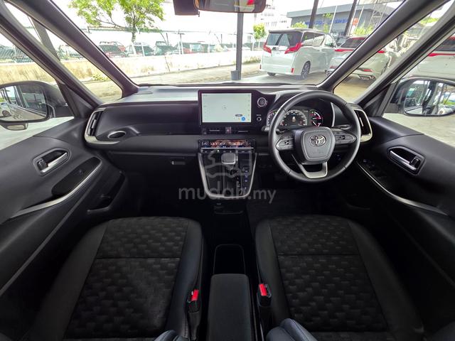 2023 Toyota VOXY 2.0 SZ LOW MILEAGE - 3
