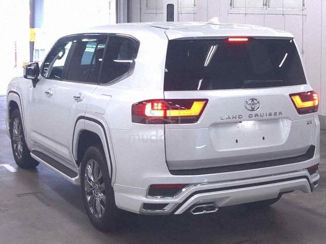 Recon 2025 32KM 6AA Toyota LandCruiser 3.4 J300 ZX - 2