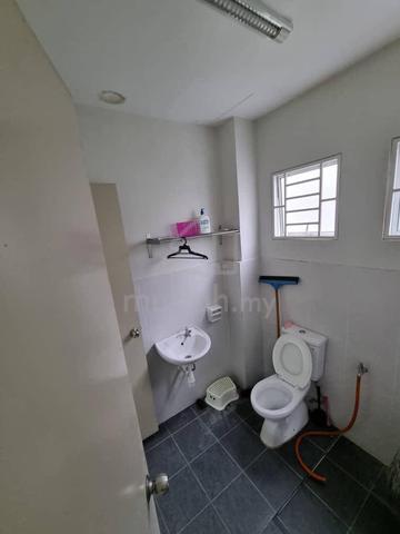 Rumah Bersih Kemas Teres 2 Tingkat Alam Suria Puncak Alam, Selangor. 1