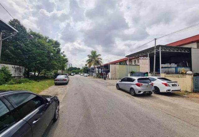 1.5 Storey Terrace Factory @ Taman Mount Austin 1