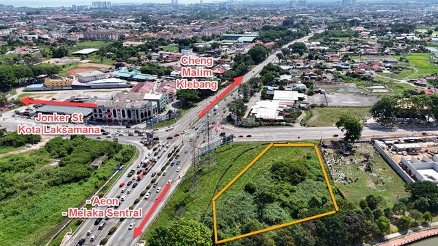 Freehold Facing AMJ Main Road Frontage Corner Land For Sale 1