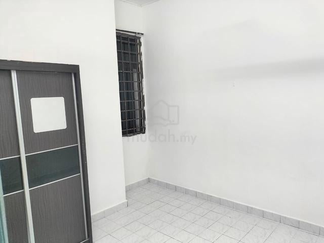 1 Storey Terrace Partial Furnished 3 Bed 2 Bath Taman Megah Ria Masai 1