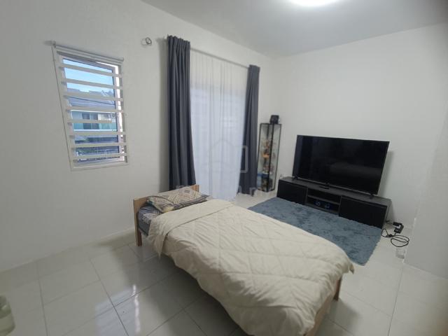 Tasek Gelugor Master Bedroom for rent 1