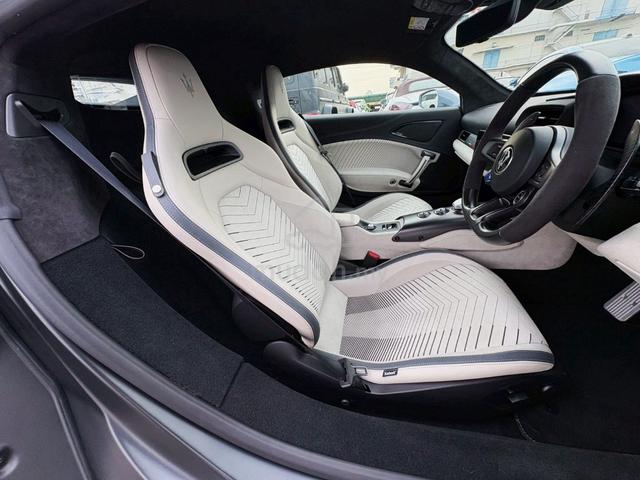 READY-2023 Maserati MC20 - DARBON FIBRE ENGINE BAY - 5