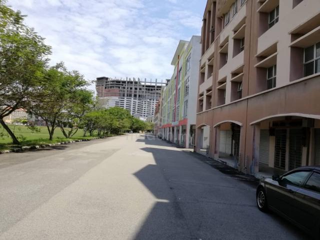 Pulau Melaka Shop Lot Office 4