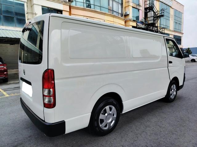 2010 Toyota Hiace 2.5 (M) Panel Van - 3