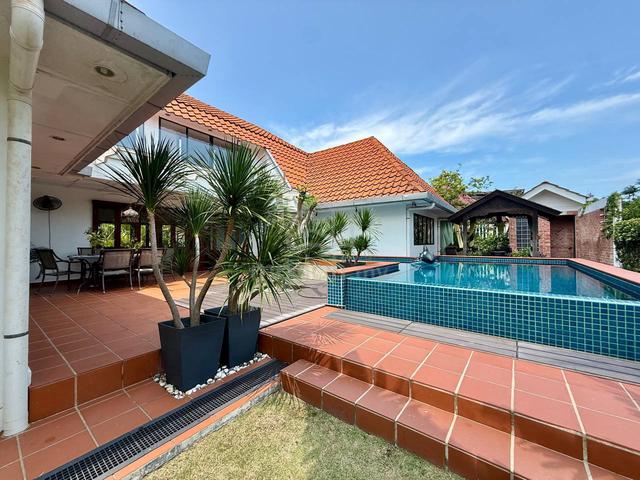 BUNGALOW POOL Tanjung Gemok Port Dickson 1.5 Storey 1