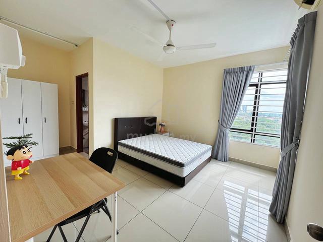 Master-Bedroom, One Damansara Condo, Damansara Damai [NEAR MRT,FEMALE] 1