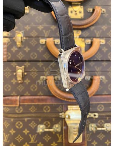 Carousel Image